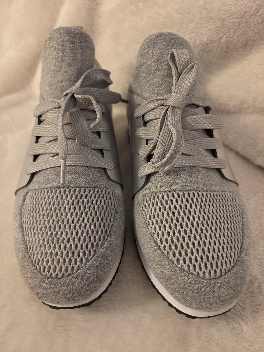 STEVE MADDEN Gray Knit Mesh Athletic Sneakers